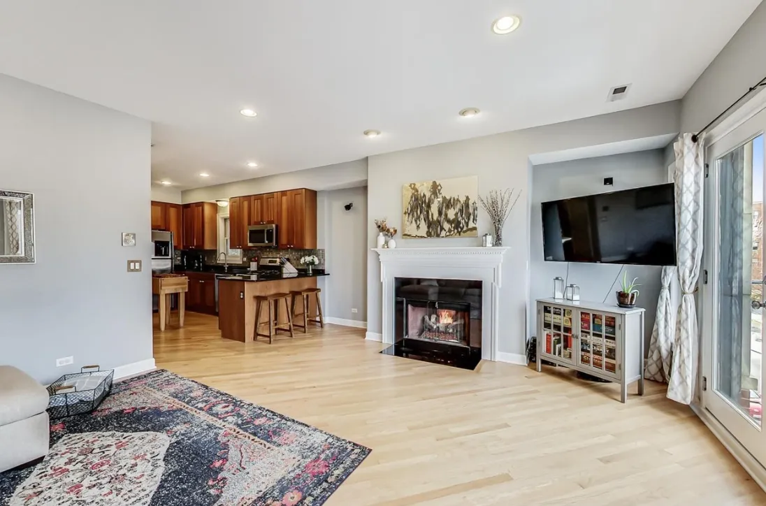 2627 W Belmont Ave 60618 60618-unit#3-Chicago-IL