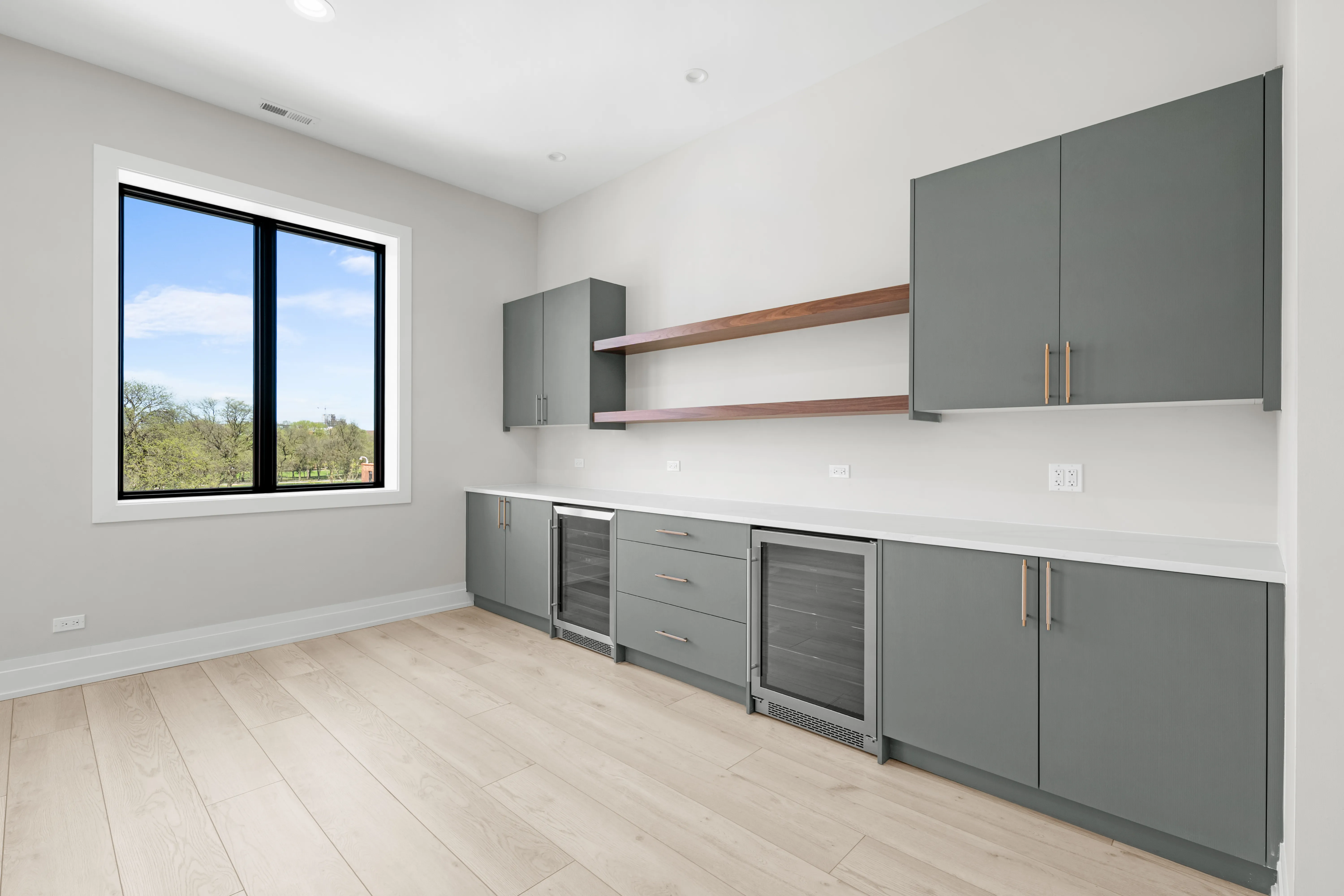 1327 W Taylor St   60607 60607-unit#4-Chicago-IL