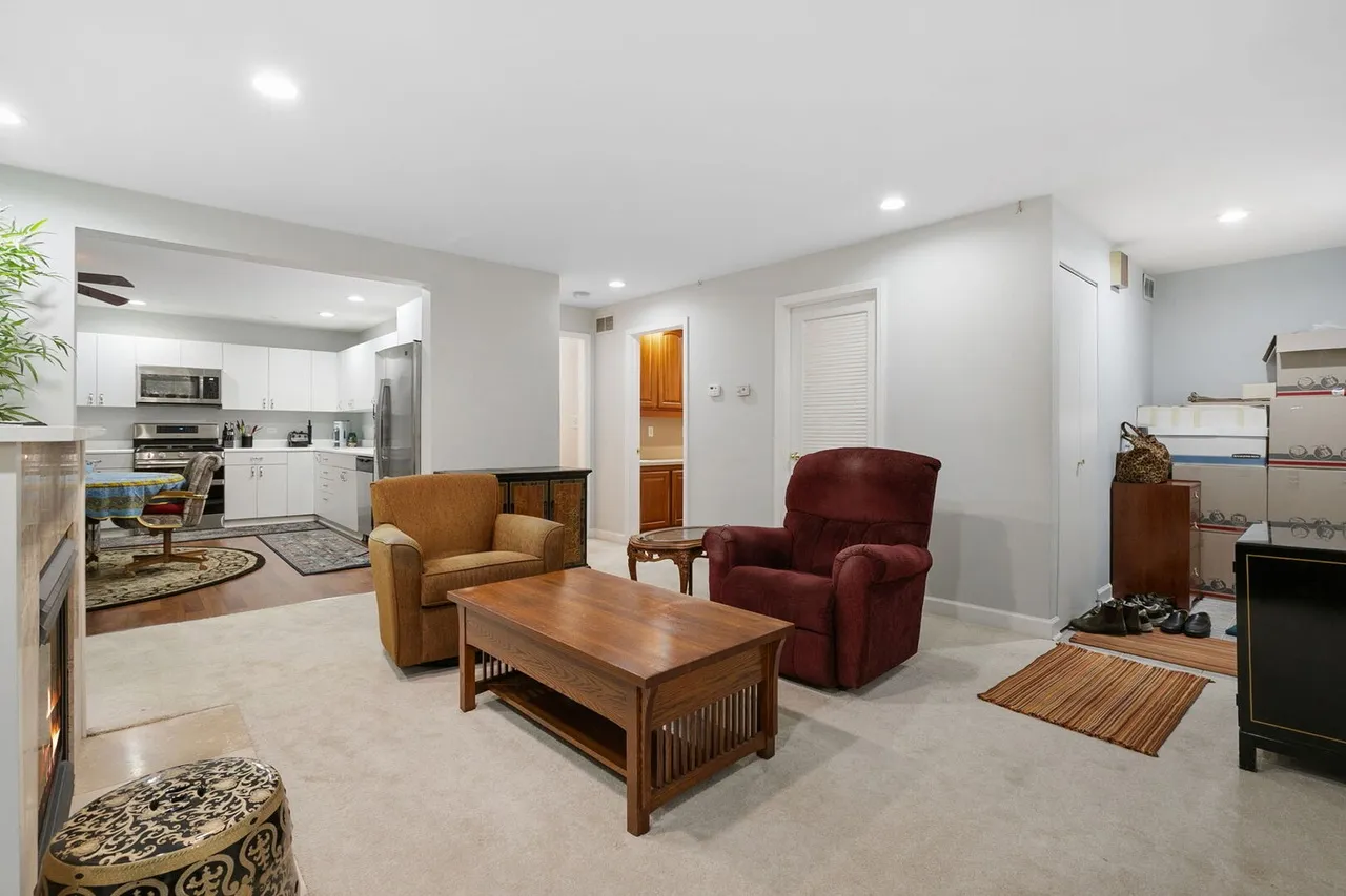 643 W Melrose St   60657 60657-unit#G-Chicago-IL