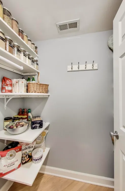 2627 W Belmont Ave 60618 60618-unit#3-Chicago-IL