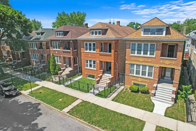 6818 S Rockwell St   60629 60629-unit#G-Chicago-IL