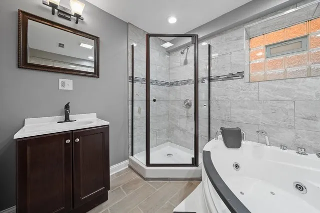 6818 S Rockwell St   60629 60629-unit#G-Chicago-IL