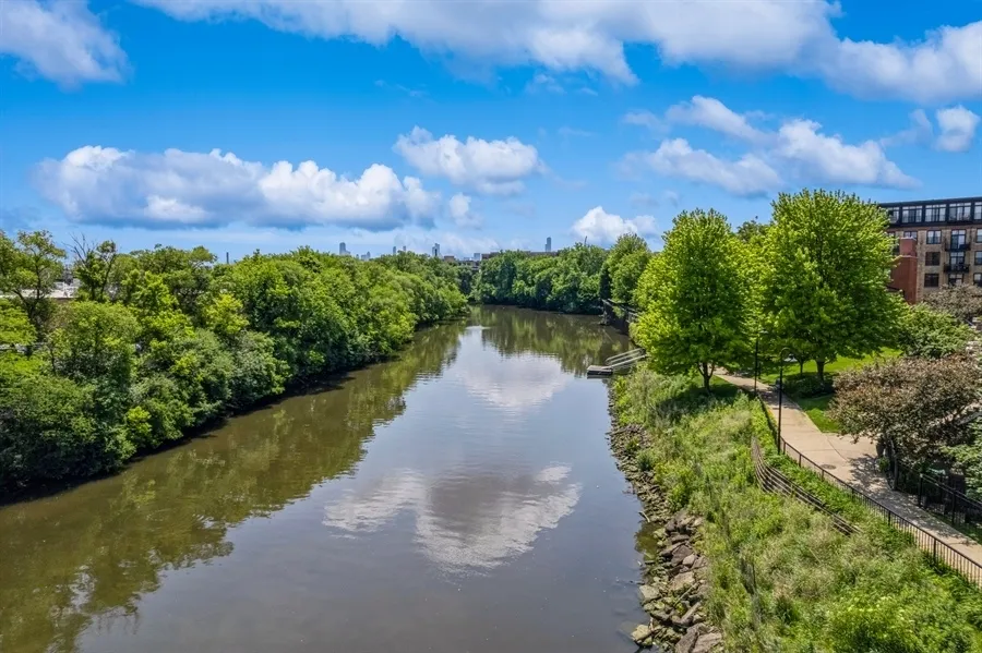 2337 W Wolfram St   60618 60618-unit#511-Chicago-IL