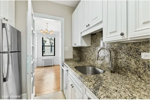 2000 N Lincoln Park W   60614 60614-unit#1406-Chicago-IL