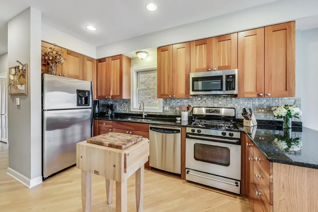 2627 W Belmont Ave 60618 60618-unit#3-Chicago-IL