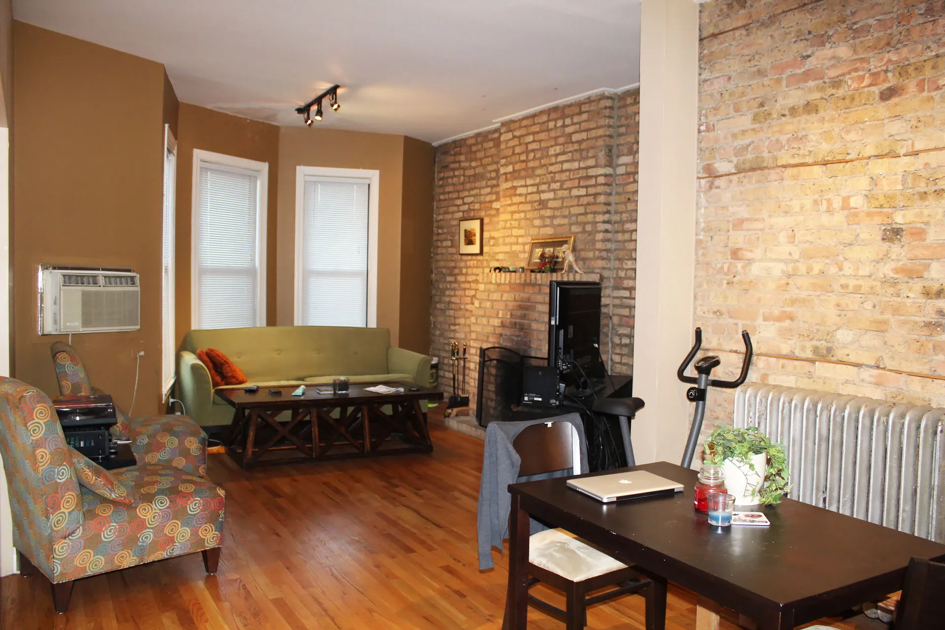 2932 N Clark St   60657 60657-Village II-unit#4H-Chicago-IL