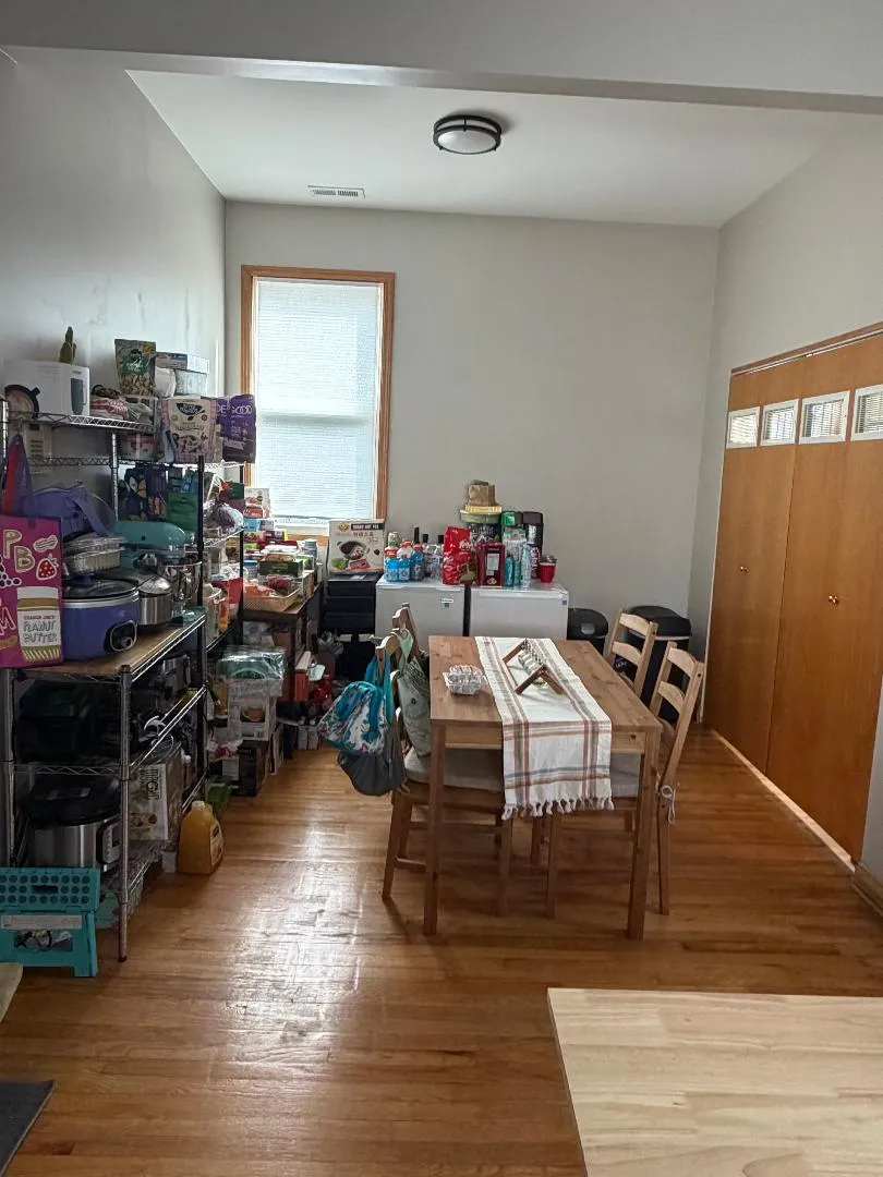 2131 W WELLINGTON AVE 60618-unit#2F-Chicago-IL