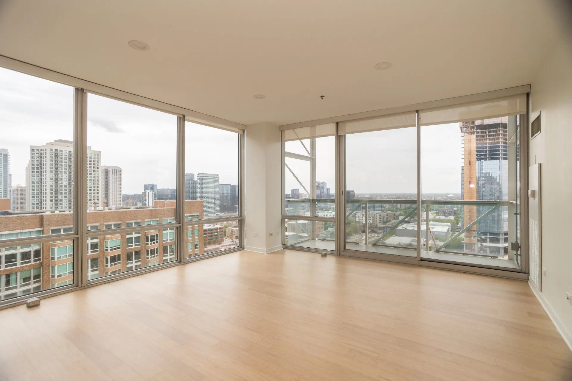 653 N Kingsbury St   60654 60654-KINGSBURY ON THE PARK-unit#2001-Chicago-IL