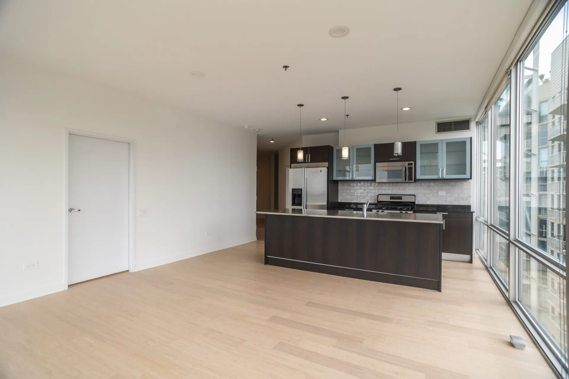 653 N Kingsbury St   60654 60654-KINGSBURY ON THE PARK-unit#2001-Chicago-IL