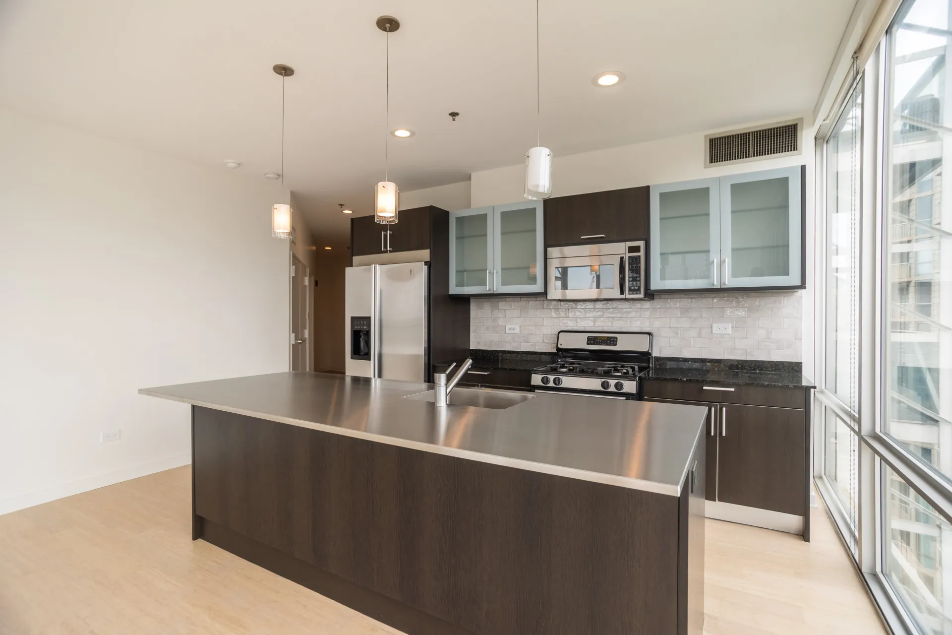 653 N Kingsbury St   60654 60654-KINGSBURY ON THE PARK-unit#2001-Chicago-IL
