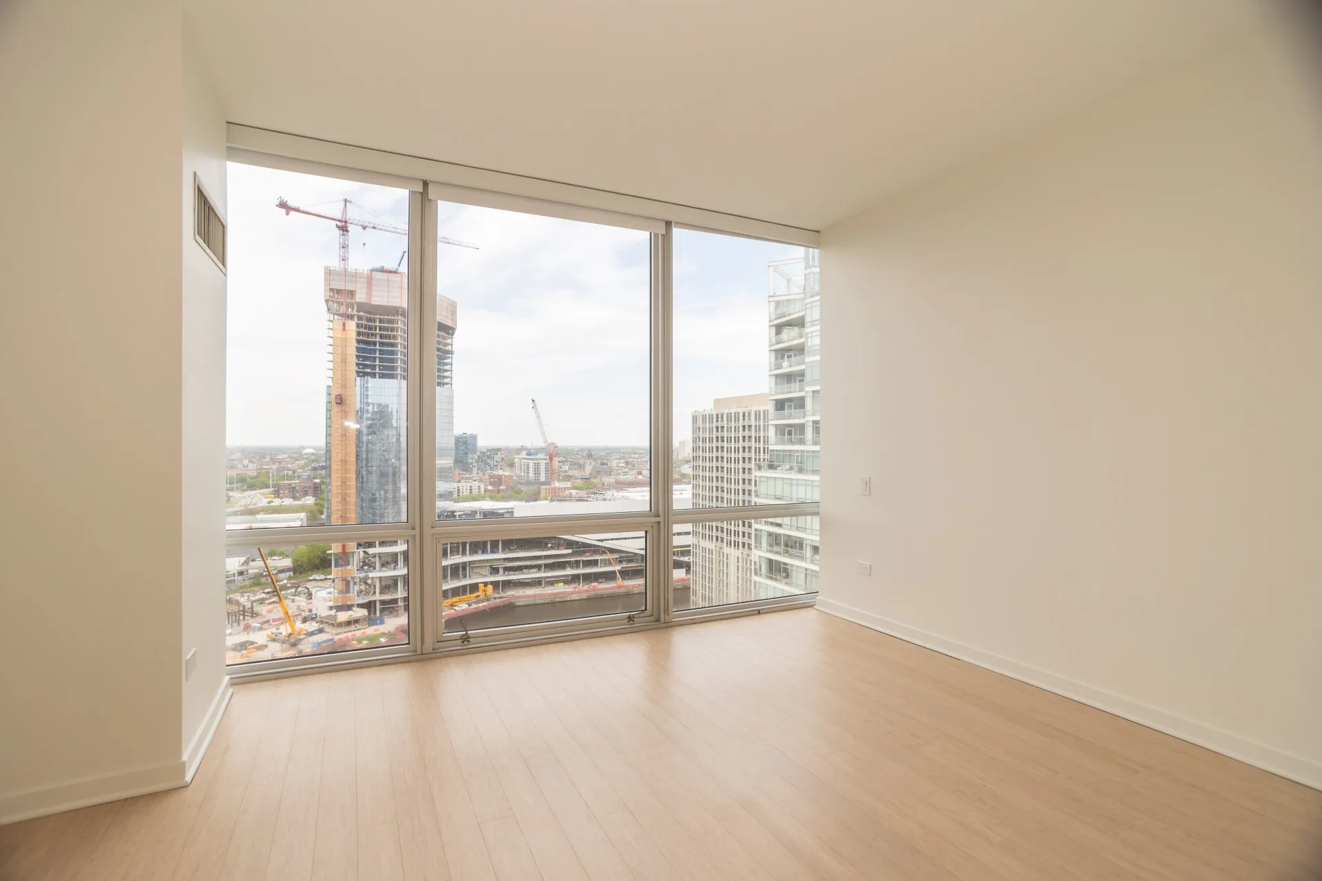 653 N Kingsbury St   60654 60654-KINGSBURY ON THE PARK-unit#2001-Chicago-IL