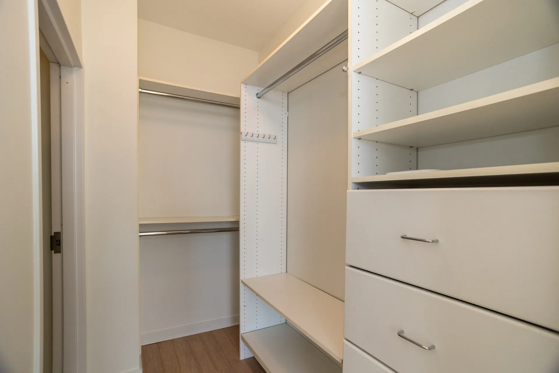 653 N Kingsbury St   60654 60654-KINGSBURY ON THE PARK-unit#2001-Chicago-IL