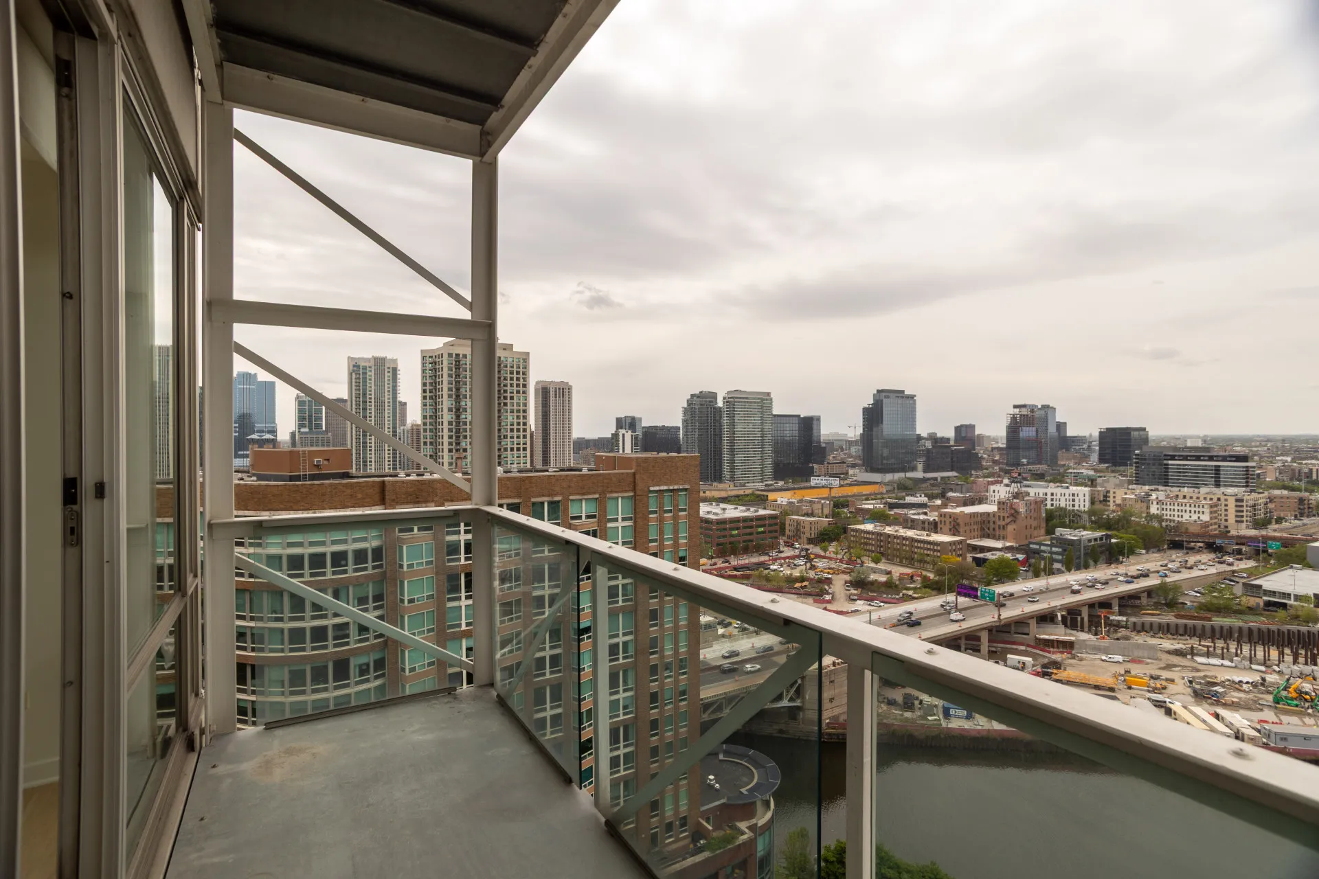 653 N Kingsbury St   60654 60654-KINGSBURY ON THE PARK-unit#2001-Chicago-IL