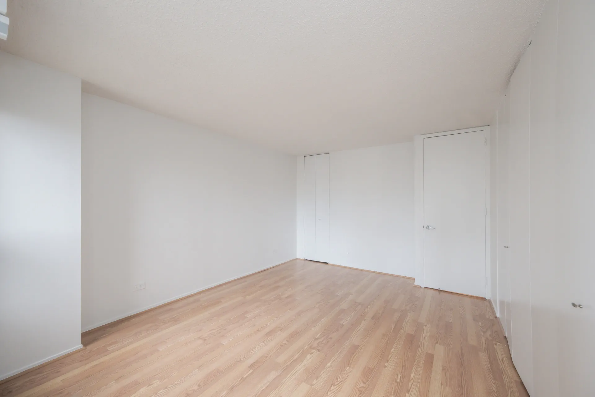 30 E Huron St   60611 60611-unit#2204-Chicago-IL