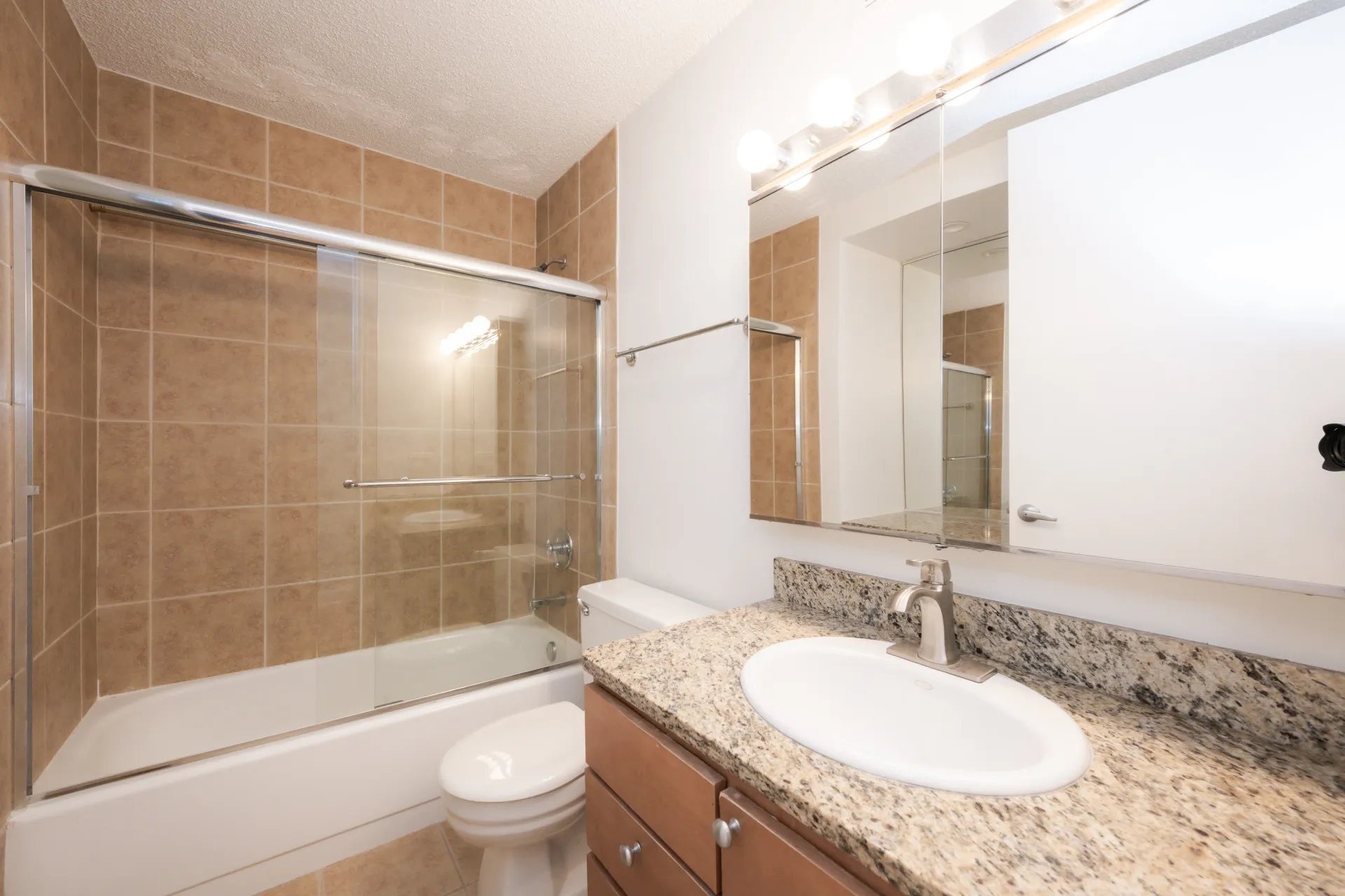 30 E Huron St   60611 60611-unit#2204-Chicago-IL