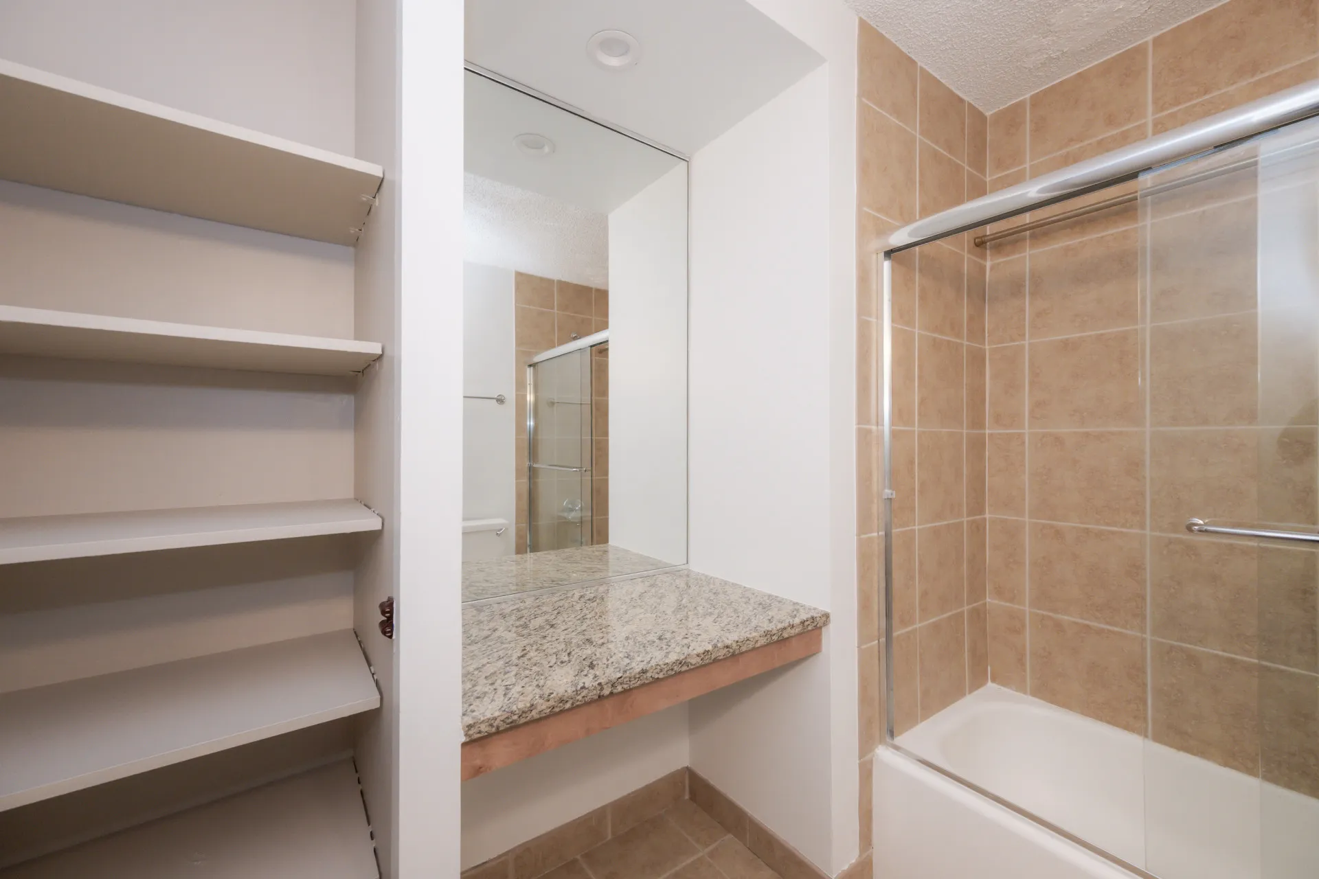 30 E Huron St   60611 60611-unit#2204-Chicago-IL