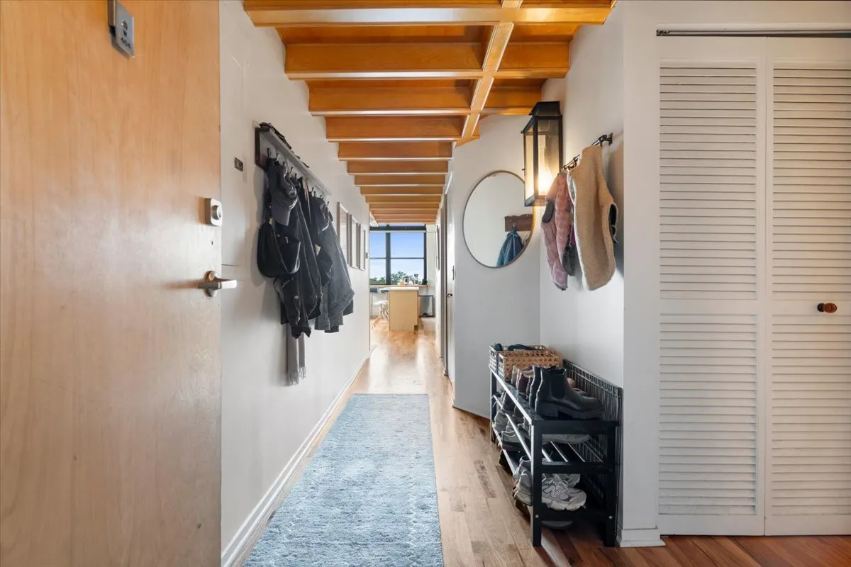 1934 N Washtenaw Ave 60647 60647-unit#404-Chicago-IL