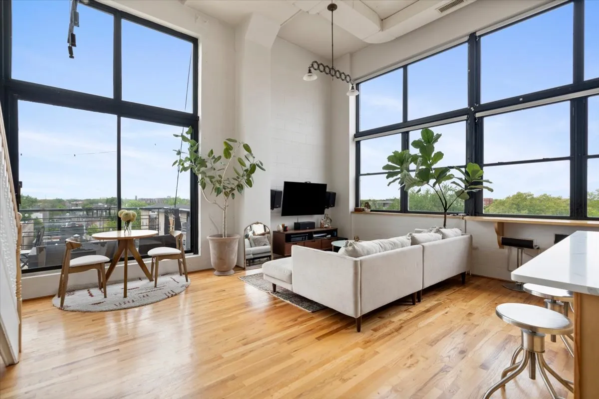 1934 N Washtenaw Ave 60647 60647-unit#404-Chicago-IL