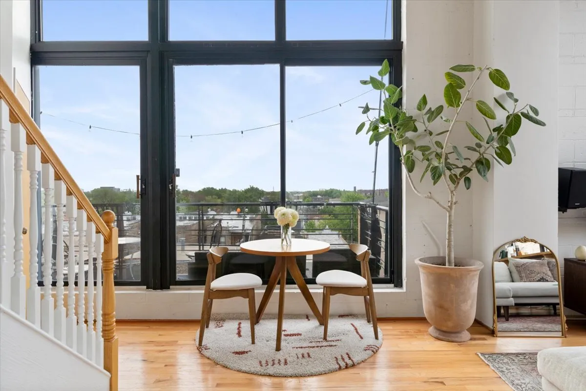 1934 N Washtenaw Ave 60647 60647-unit#404-Chicago-IL