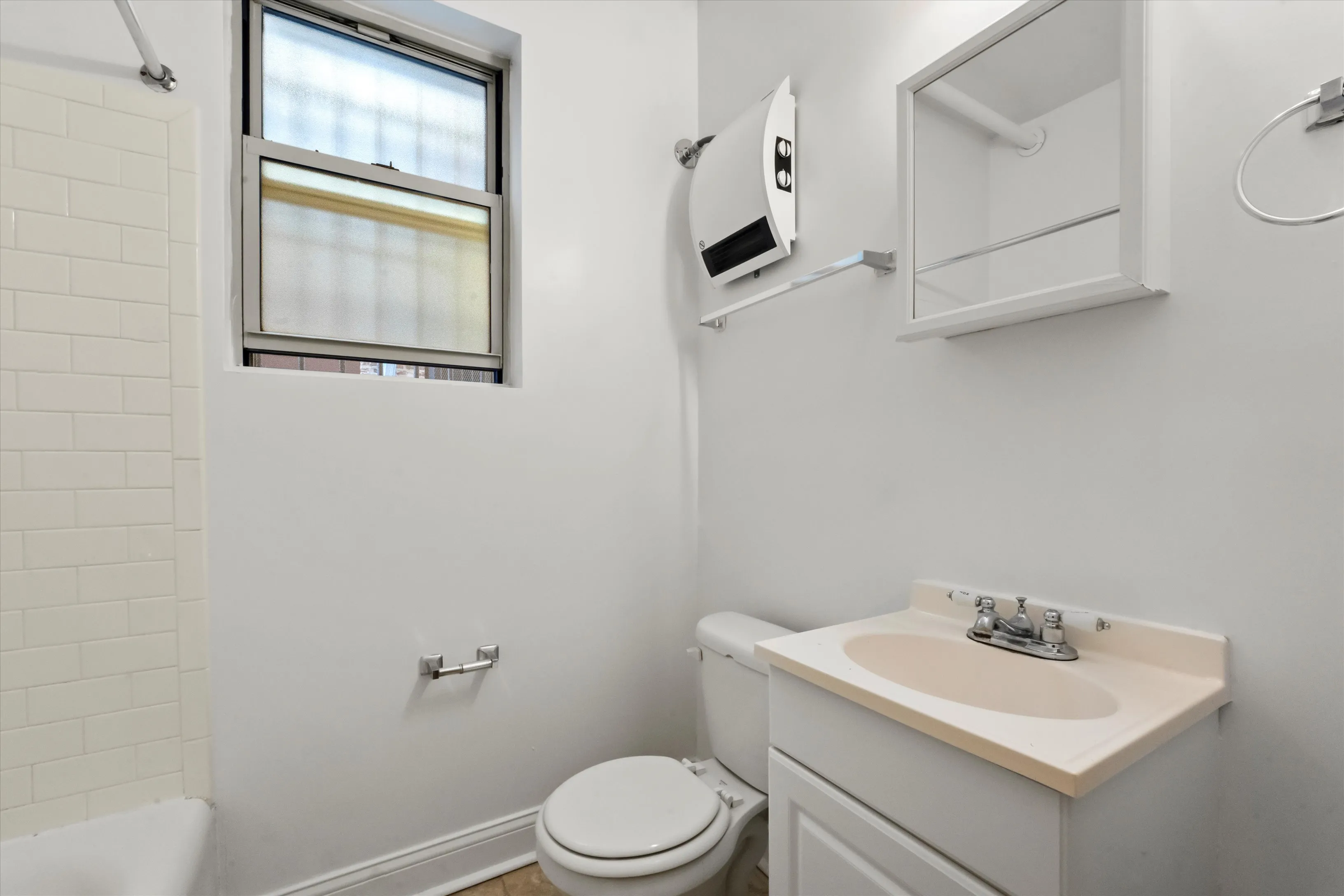 2536 N Sawyer Ave   60647 60647-unit#304-Chicago-IL
