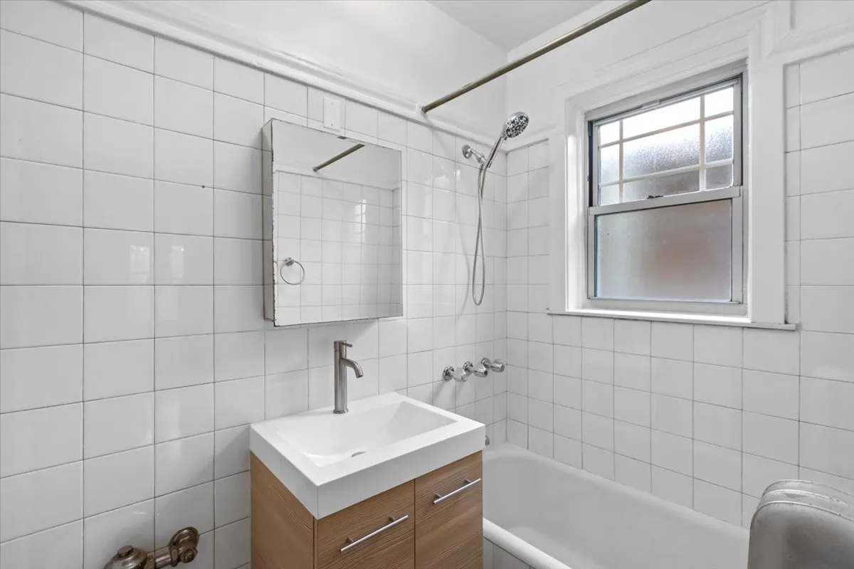 1725 W Thorndale Ave   60660 60660-Hermitage Andersonville Apartments-unit#2A-Chicago-IL