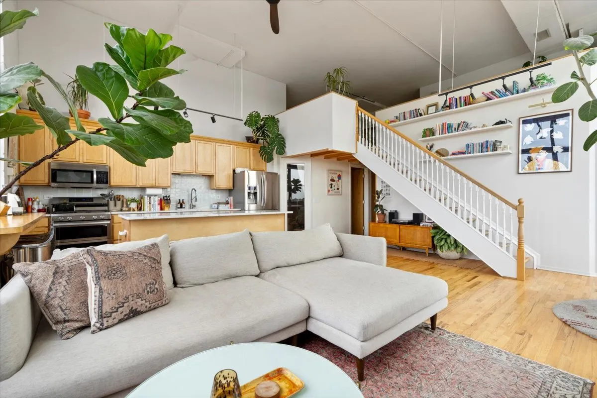 1934 N Washtenaw Ave 60647 60647-unit#404-Chicago-IL