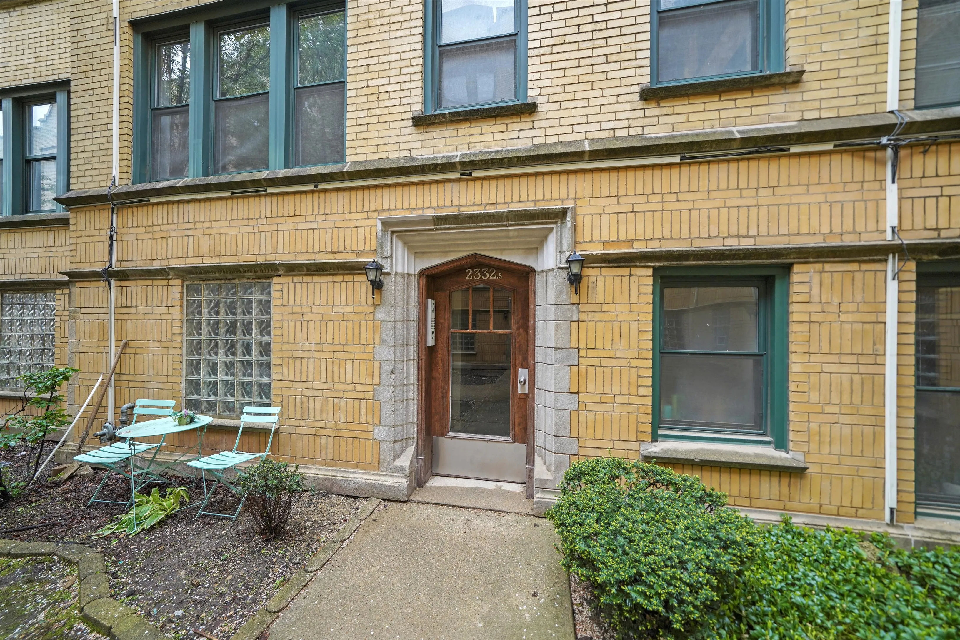 2330 N Spaulding Ave   60647 60647-unit#1A-Chicago-IL