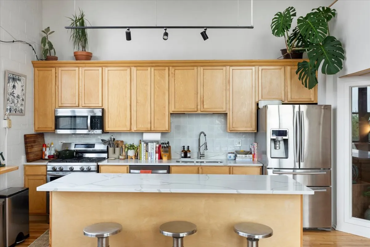 1934 N Washtenaw Ave 60647 60647-unit#404-Chicago-IL