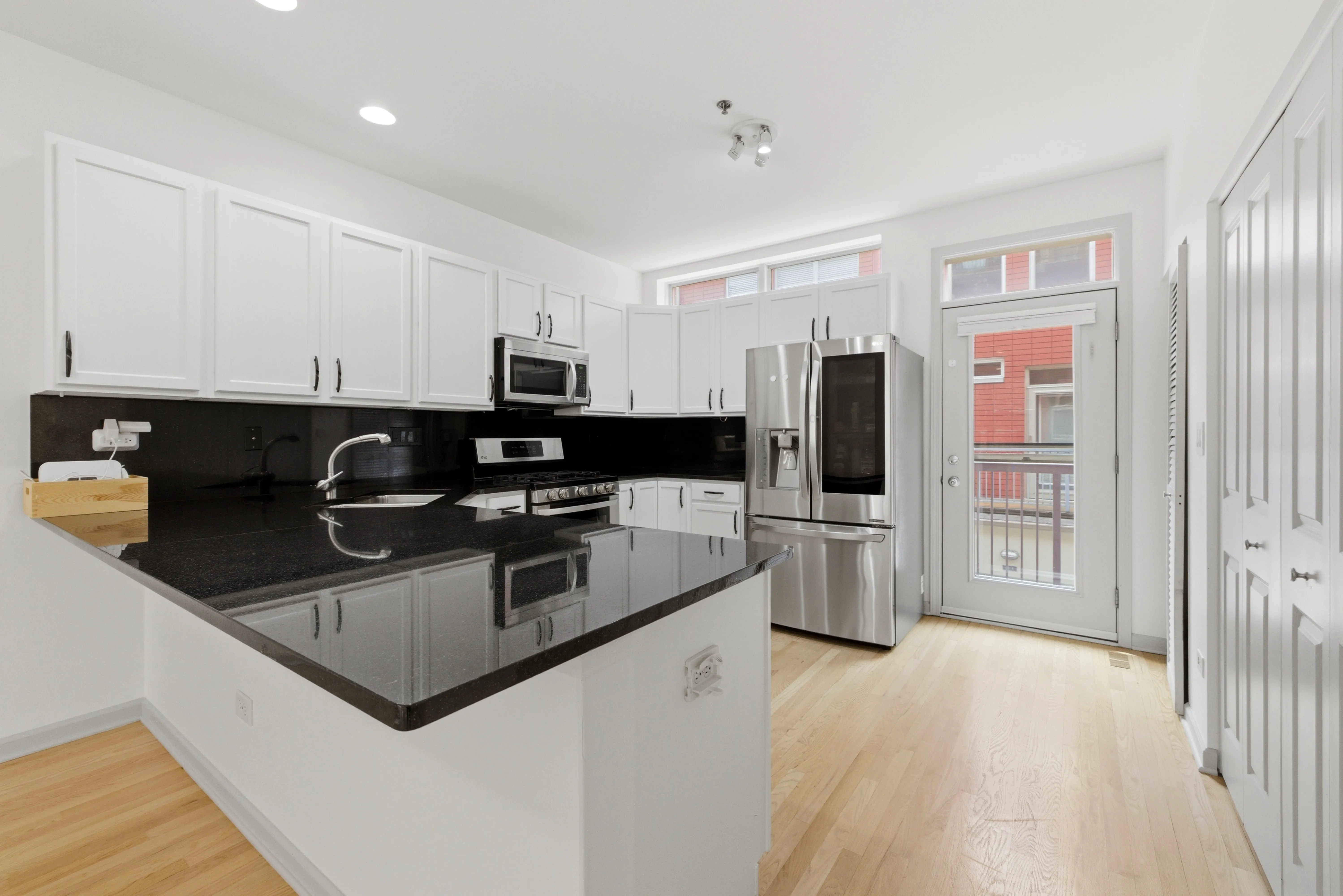 16 S Aberdeen St   60607 60607-unit#6-Chicago-IL