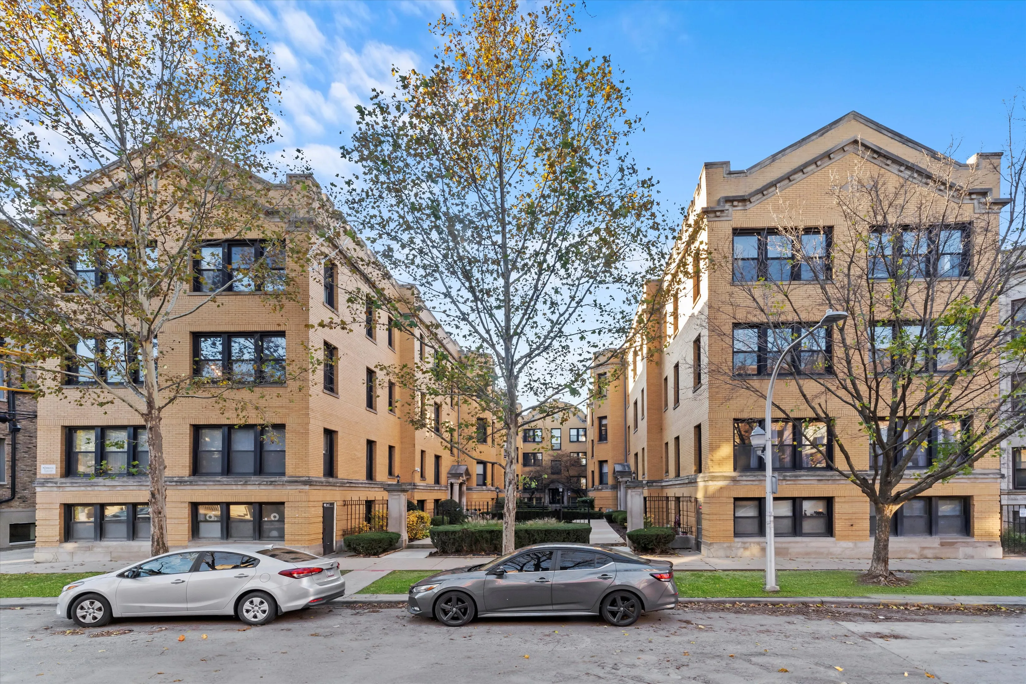 2426 N Sawyer 60618-unit#2W-Chicago-IL