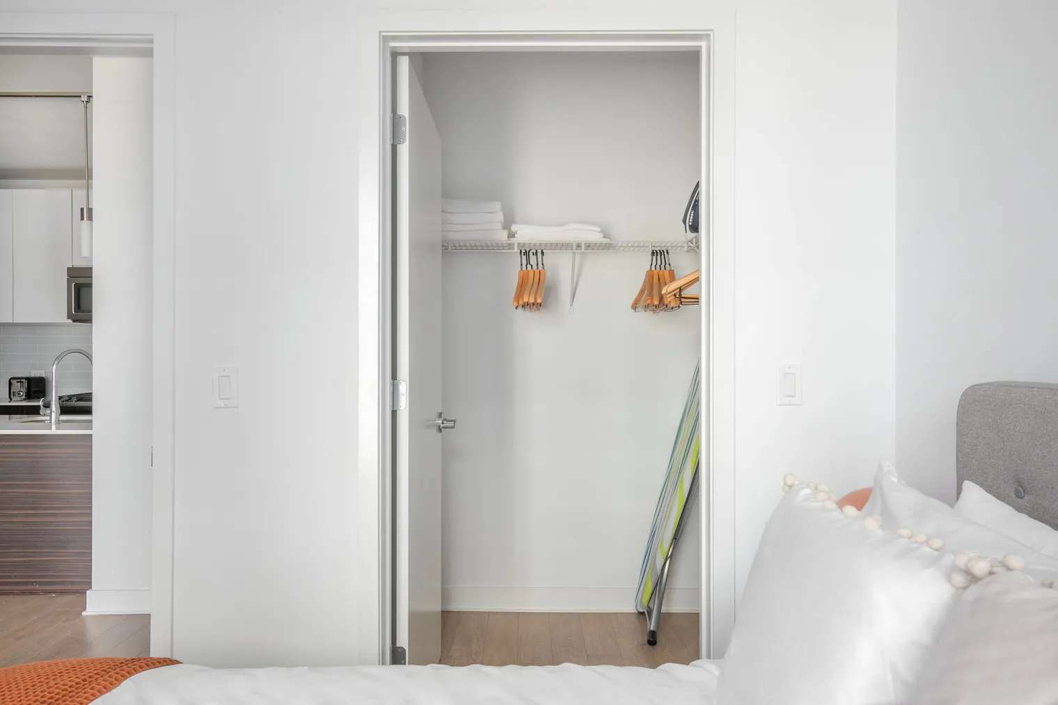 201 N Garland Ct   60601 60601-Mila-unit#ID961-Chicago-IL