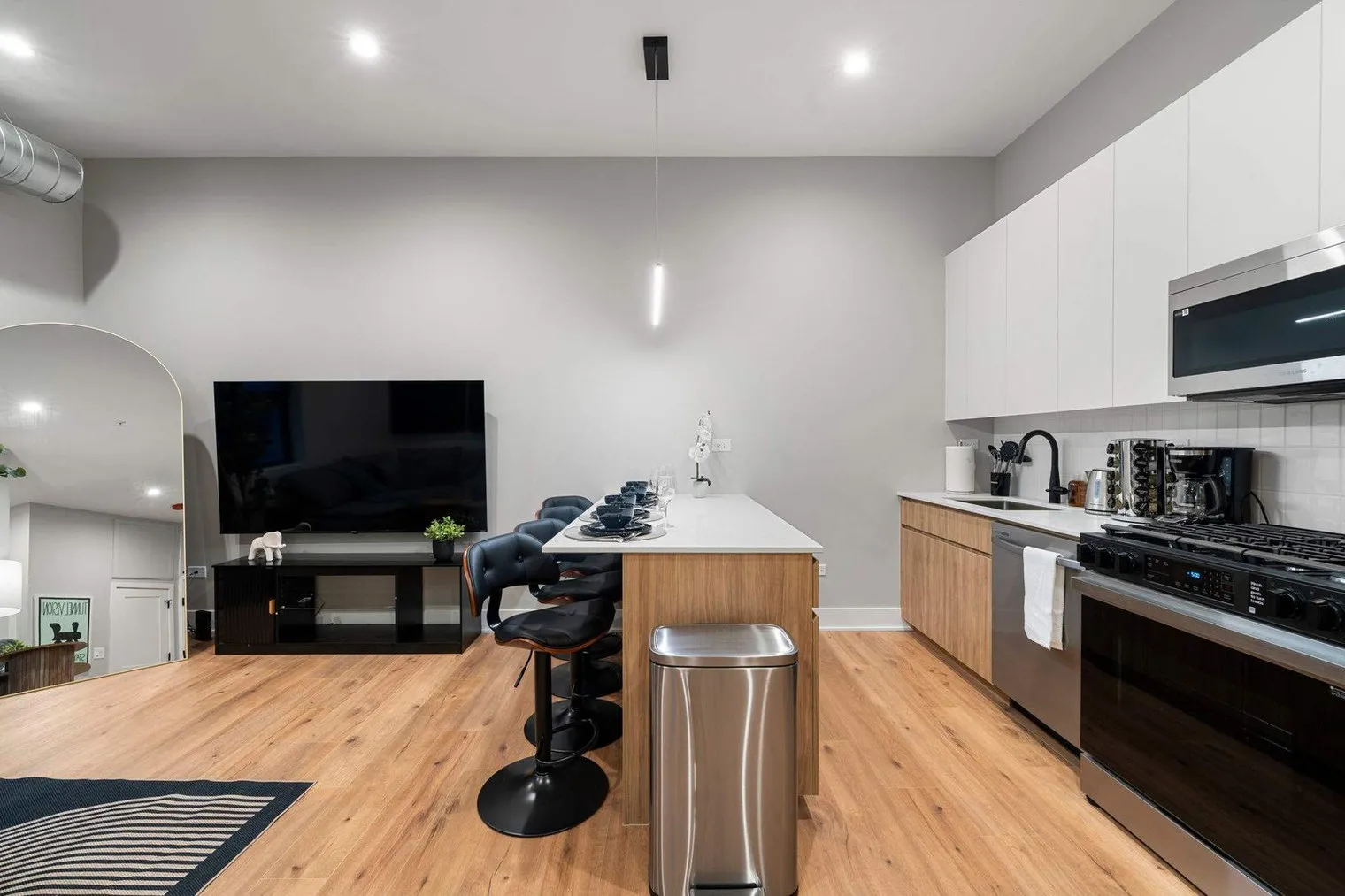 6044 N Winthrop Ave   60660 60660-Building North Winthrop Avenue-unit#ID1359788P-Chicago-IL