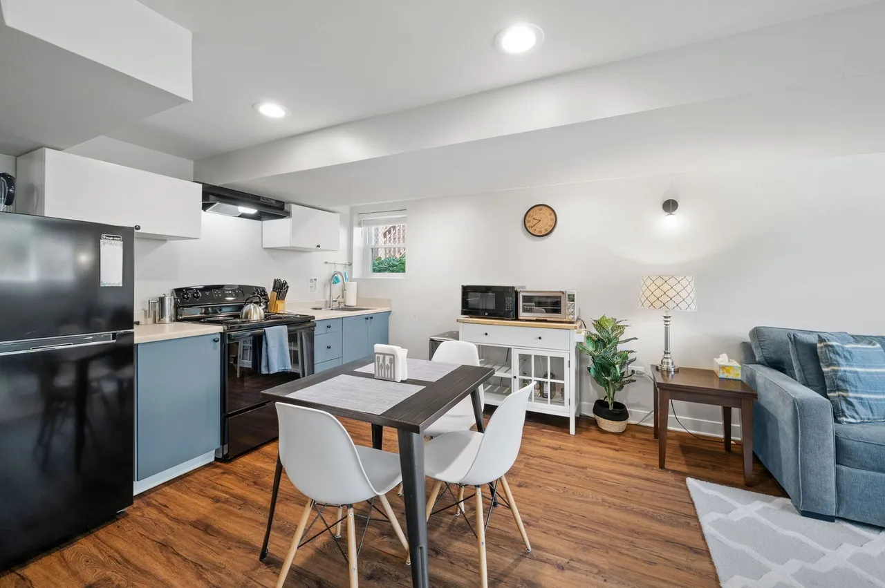 318 Custer Ave   60202 60202-unit#G-Evanston-IL