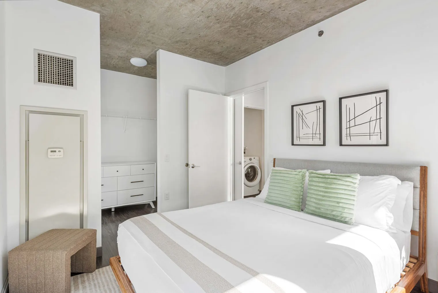 215 W Lake St   60606 60606-Building West Lake Street-unit#ID1029613P-Chicago-IL