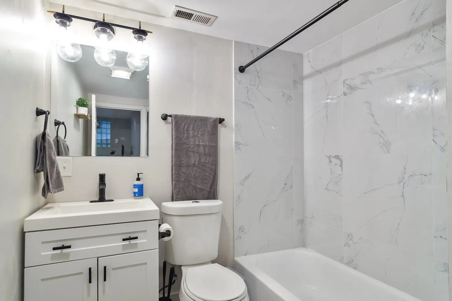 3018 N Clybourn Ave 60618 60618-Building North Clybourn Avenue-unit#ID1359760P-Chicago-IL