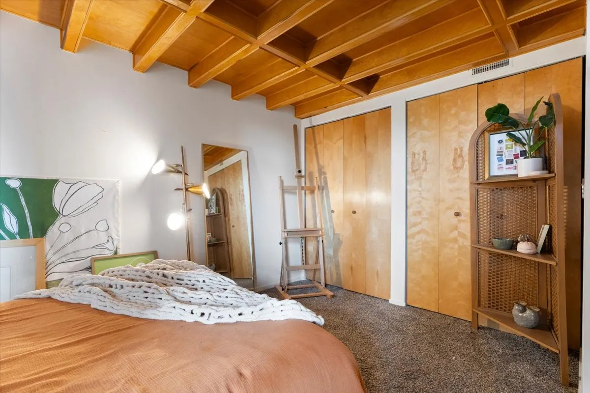 1934 N Washtenaw Ave 60647 60647-unit#404-Chicago-IL