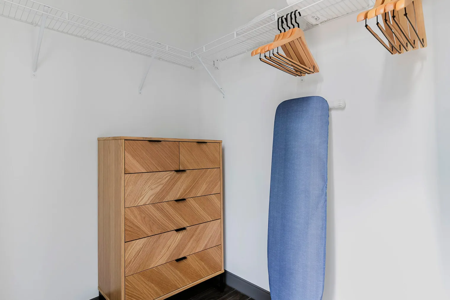 215 W Lake St   60606 60606-Linea-unit#ID1175-Chicago-IL