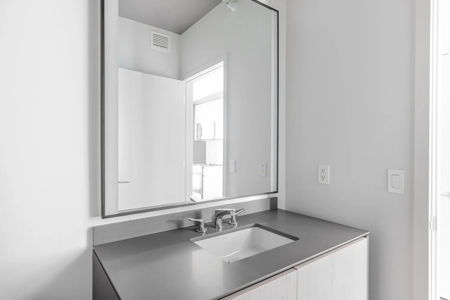 1210 S Indiana Ave   60605 60605-NEMA-unit#ID1328-Chicago-IL