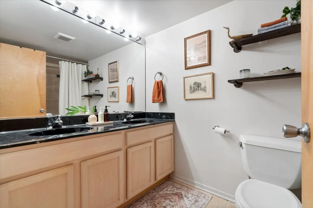 1934 N Washtenaw Ave 60647 60647-unit#404-Chicago-IL