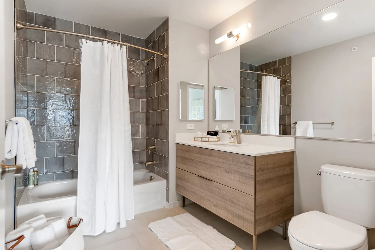 823 N Clark St   60610 60610-Building North Clark Street-unit#ID1029578P-Chicago-IL