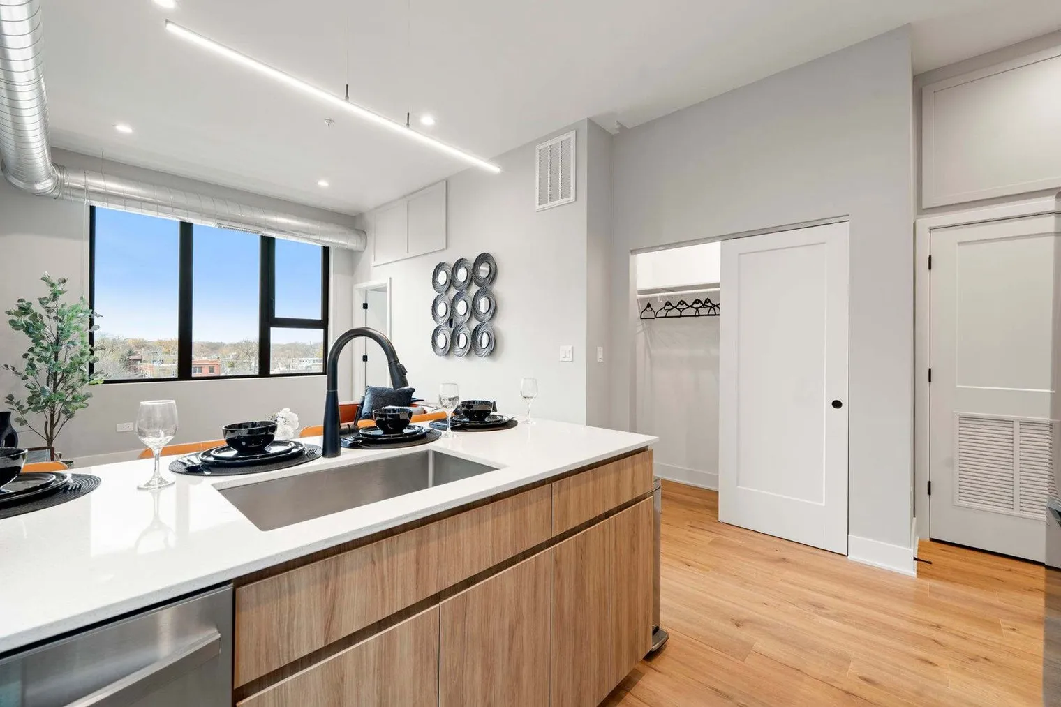 6044 N Winthrop Ave   60660 60660-Building North Winthrop Avenue-unit#ID1363915P-Chicago-IL