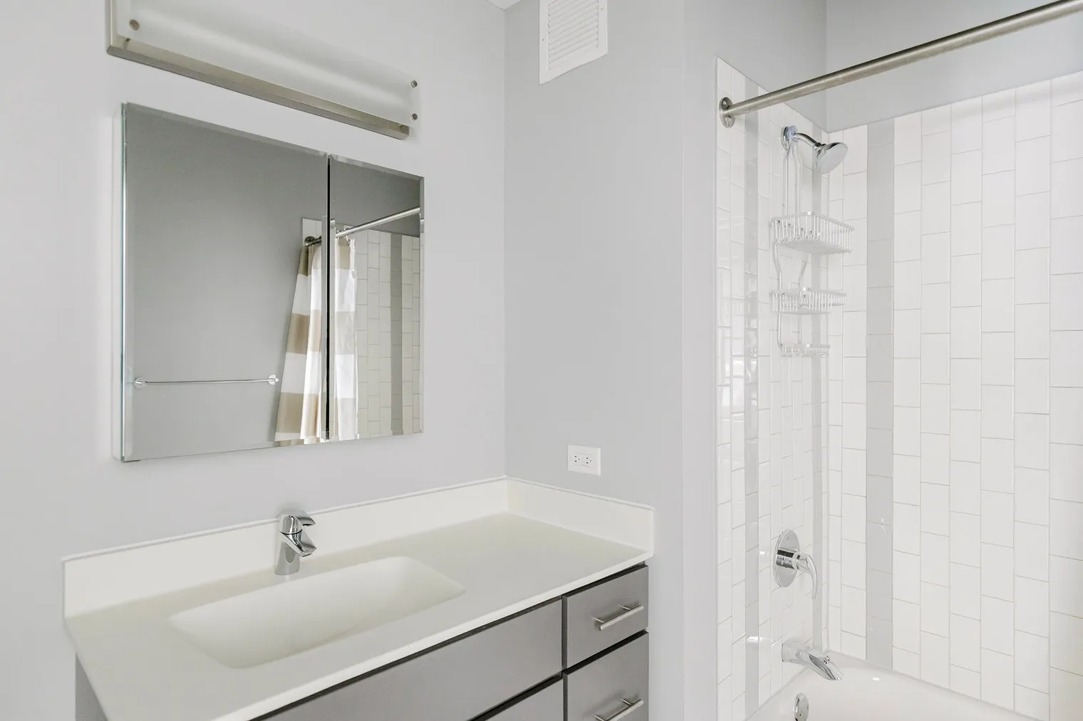 215 W Lake St 60606 60606-Linea-unit#ID1342-Chicago-IL