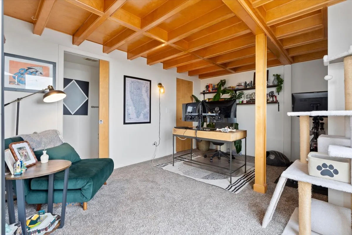 1934 N Washtenaw Ave 60647 60647-unit#404-Chicago-IL