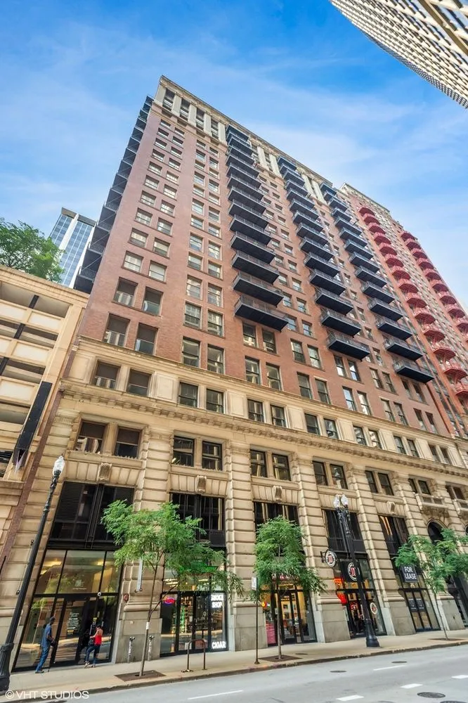 212 W Washington St   60606 60606-unit#1703-Chicago-IL
