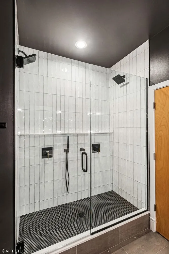 212 W Washington St   60606 60606-unit#1703-Chicago-IL