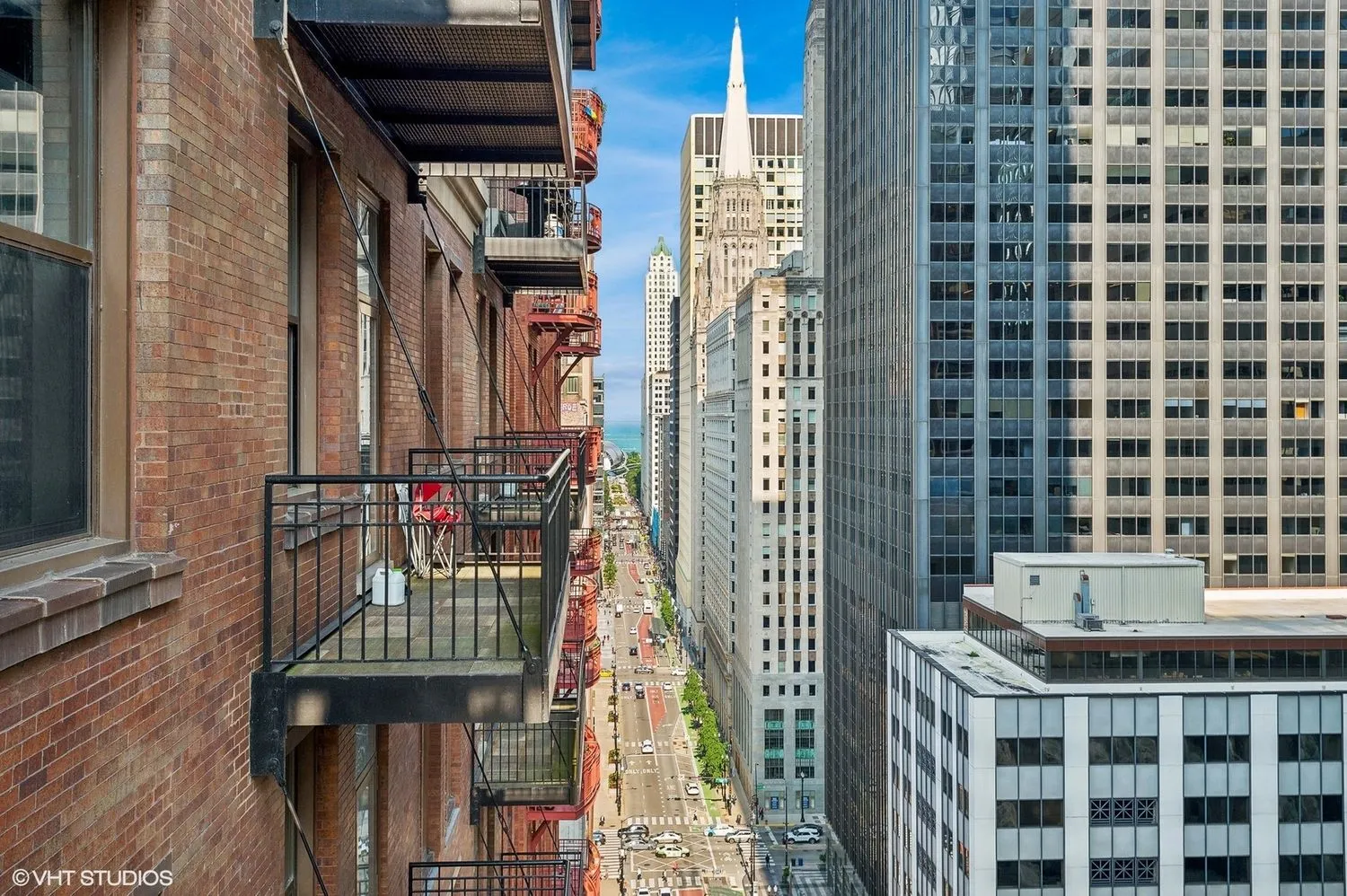 212 W Washington St   60606 60606-unit#1703-Chicago-IL