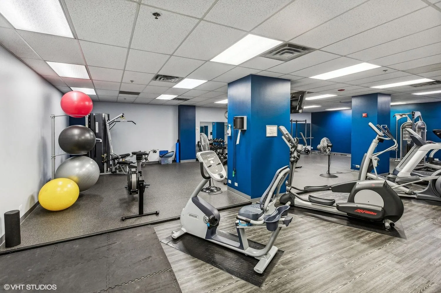 212 W Washington St   60606 60606-unit#1703-Chicago-IL