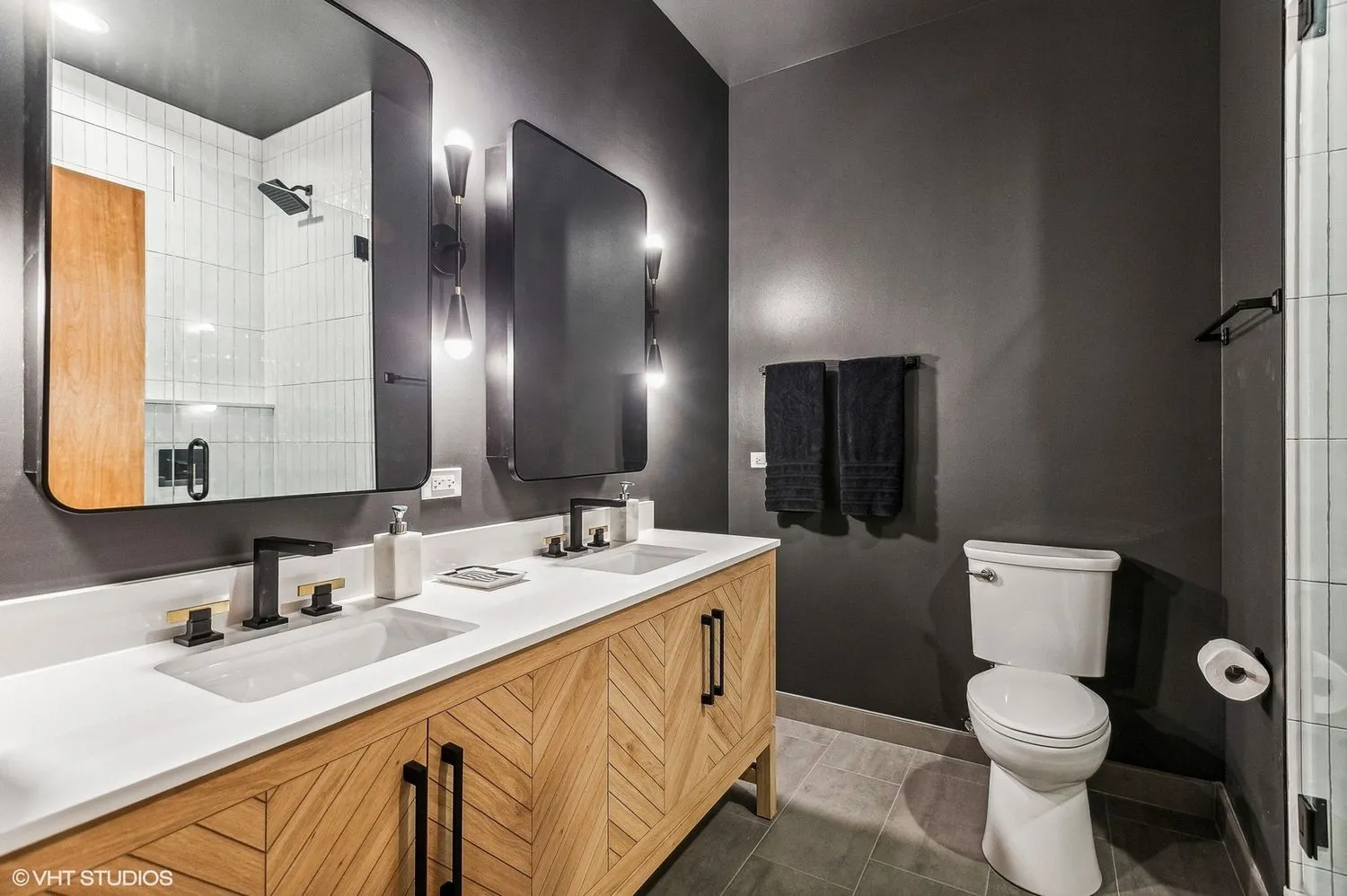 212 W Washington St   60606 60606-unit#1703-Chicago-IL