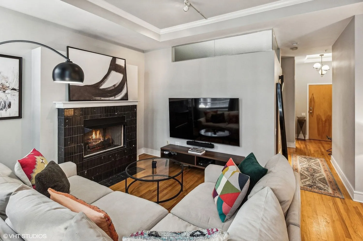 212 W Washington St   60606 60606-unit#1703-Chicago-IL