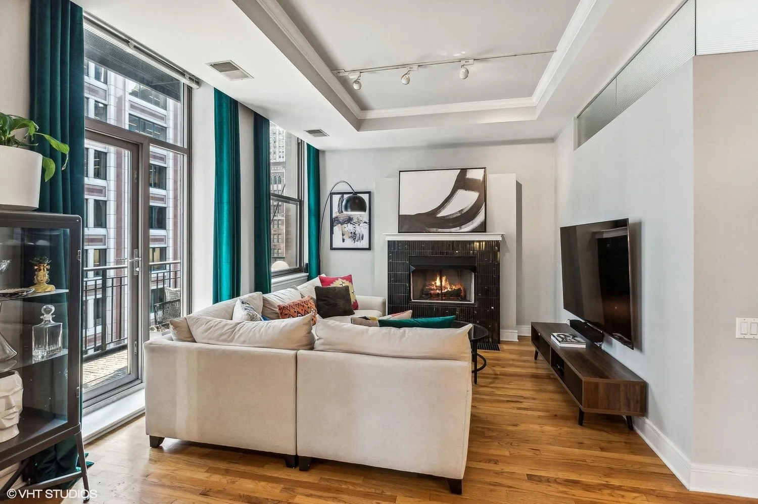 212 W Washington St   60606 60606-unit#1703-Chicago-IL